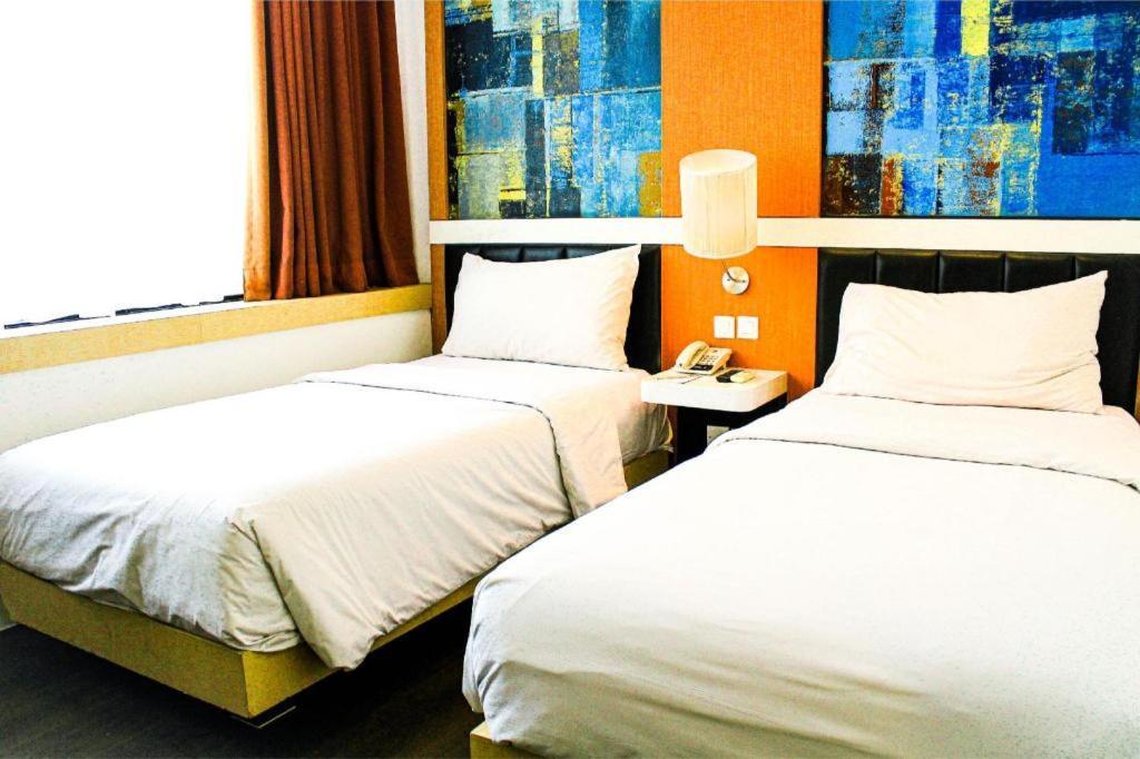 Brits Hotel Караванг Екстериор снимка