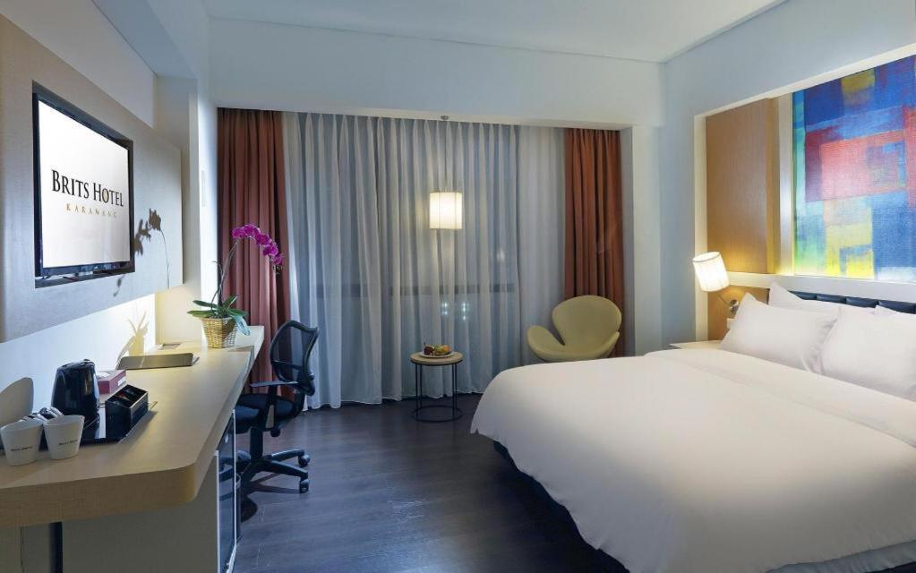 Brits Hotel Караванг Екстериор снимка