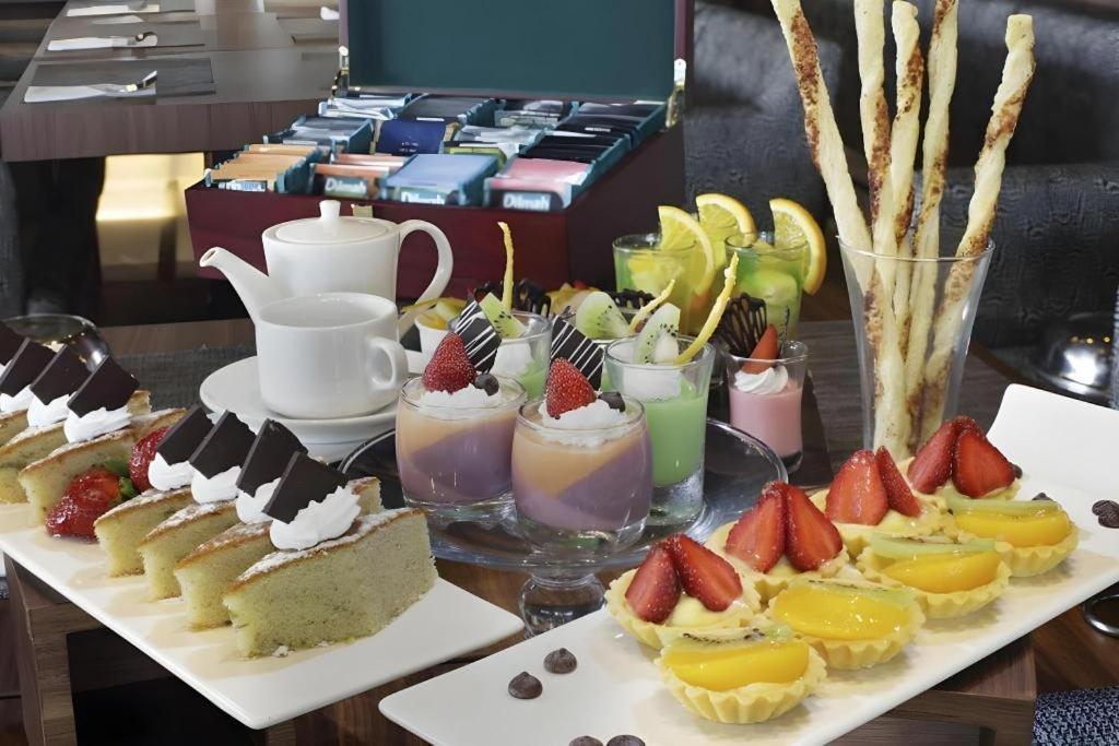 Brits Hotel Караванг Екстериор снимка